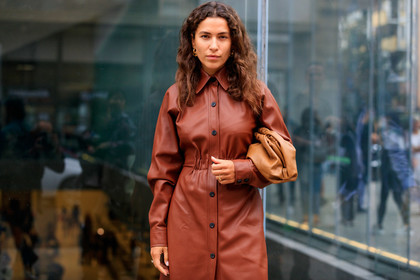 ulyana boyko, leather total look, leather dress, brown leather dress, camel leather clutch, bottega veneta bag, long sleeves dress, belted dress, fashion week, frenchystyle, FW, jonathan paciullo, street style, MFW, MILAN, SPRING SUMMER 2020, SS 20