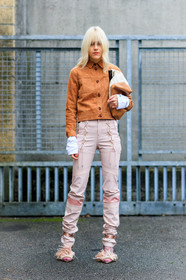 AUTUMN WINTER 2017-2018, AW 17-18, beige bag, brown jacket, FALL WINTER 2017-2018, fashion week, frenchystyle, full length, fur shoes, FW, FW 17-18, high waist, jonathan paciullo, leather bag, leather jacket, leather shoes, linda tol, MFW, MILAN, pink pants, pink socks, printed bag, street style, striped bag, trousers, vertical