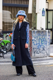 bag, black boots, black jacket, black pants, blue bag, blue bob, blue top, bob, boots, croco bag, fluffy bob, jacket, leather bag, leather boots, Maria Wos, pants, print, printed top, rings, shiny pants, sleveless jacket, wool bob, wool jacket, fashion week, frenchystyle, FW, jonathan paciullo, street style, PFW, PARIS, SPRING SUMMER 2022, SS 22, vertical, full length