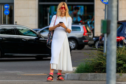 ada kokosar, chanel bag, quilted bag, hand bag, polish bag, black bag, multicolor bag, white skirt, mid long skirt, pleated skirt, flat sandals, sports sandals, pink sandals, ruffle sandals, multi straps sandals, split skirt, white dress, split dress, knitwear, knit dress, mid long dress, mid long sleeves dress, red sunglasses, futurist shape sunglasses, fashion week, frenchystyle, FW, jonathan paciullo, street style, MFW, MILAN, SPRING SUMMER 2020, SS 20