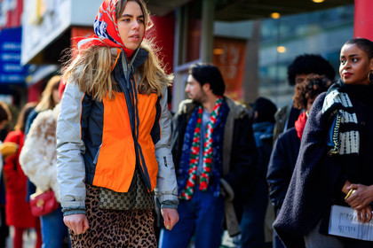 beige bag, graphic jacket, graphic skirt, gucci, leopard, leopard print, monogram, orange jacket, prada, printed bag, printed jacket, printed skirt, red scarf, street style, jonathan paciullo, FW, frenchystyle, fashion week, NYFW, NEW YORK, AUTUMN WINTER 2018-2019, AW 18-19, FALL WINTER 2018-2019, FW 18-19, atmosphere details, horizontal, detail, laura maria wulff