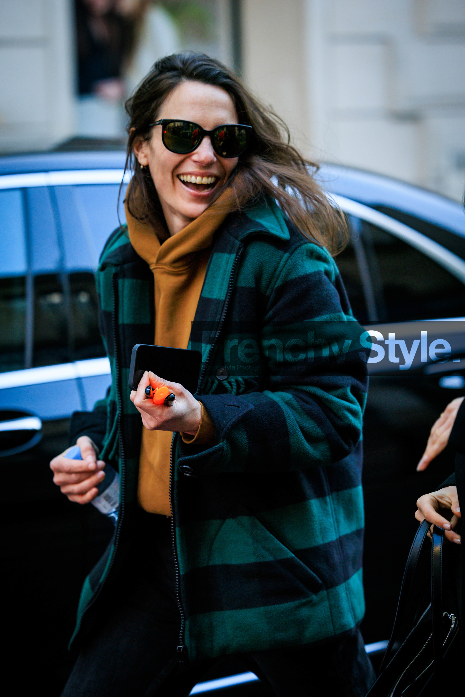 black sunglasses, camel hoodie, plaid jacket, green jacket, details, fashion week, frenchystyle, FW, jonathan paciullo, street style, AUTUMN WINTER 2022-2023, FALL WINTER 2022_2023, FW 22-23, PFW, PARIS, vertical, detail