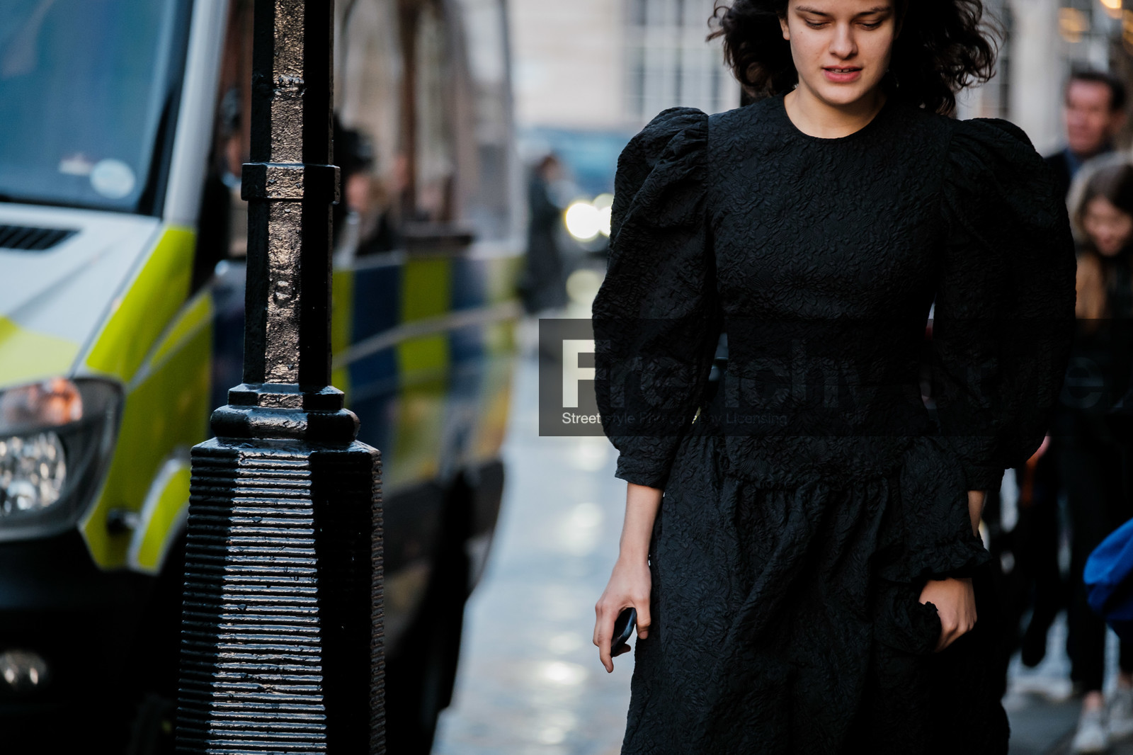black dress, brocart dress, balloon sleeves, long sleeves dress, close up detail, fashion week, frenchystyle, FW, jonathan paciullo, street style, LFW, LONDON, AUTUMN WINTER 2020-2021, FALL WINTER 2020-2021, FW 20-21, horizontal, atmosphere details, detail