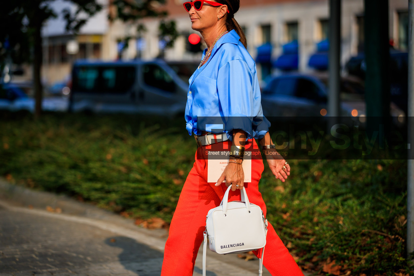 balenciaga, blue shirt, bracelet, leather bag, leather belt, red pants, sunglasses, trousers, white bag, white belt, fashion week, frenchystyle, FW, jonathan paciullo, street style, MFW, MILAN, SPRING SUMMER 2019, SS 19, atmosphere details, horizontal, detail