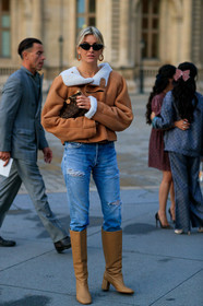 camille charriere, camel coat, fur coat, denim, used jeans, light blue jeans, beige leather boots, high boots, PARIS, PFW, SPRING SUMMER 2020, SS 20, fashion week, frenchystyle, FW, jonathan paciullo, street style, vertical, full length