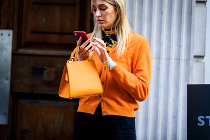 black denim, camille charriere, denim pants, jeans, leather bag, orange bag, orange sweater, trousers, fashion week, frenchystyle, FW, jonathan paciullo, street style, LFW, LONDON, SPRING SUMMER 2019, SS 19, atmosphere details, horizontal, detail