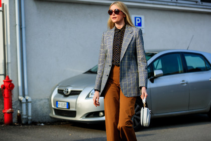 black shirt, brown pants, checked, graphic jacket, graphic shirt, grey jacket, leather bag, plaid, polka dot, printed jacket, printed shirt, sunglasses, trousers, white bag, fashion week, frenchystyle, FW, jonathan paciullo, street style, MFW, MILAN, AUTUMN WINTER 2018-2019, FALL WINTER 2018-2019, FW 18-19, horizontal, atmosphere details