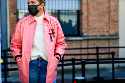 pink leather jacket, embroidered jacket, sportswear jacket, valentino jacket, white pullover, bombers jacket, covid face mask, street style, jonathan paciullo, FW, frenchystyle, fashion week, MFW, MILAN, SPRING SUMMER 2021, SS 21, horizontal, atmosphere details, detail