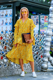 brown bag, embroidered shoes, fashion week, floral, flower, frenchystyle, full length, FW, gucci, jonathan paciullo, julia k, leather bag, leather shoes, louis vuitton, MENSWEAR, monogram, PARIS, pearls, PFW, printed dress, SPRING SUMMER 2018, SS 18, street style, sunglasses, vertical, white sneakers, yellow dress
