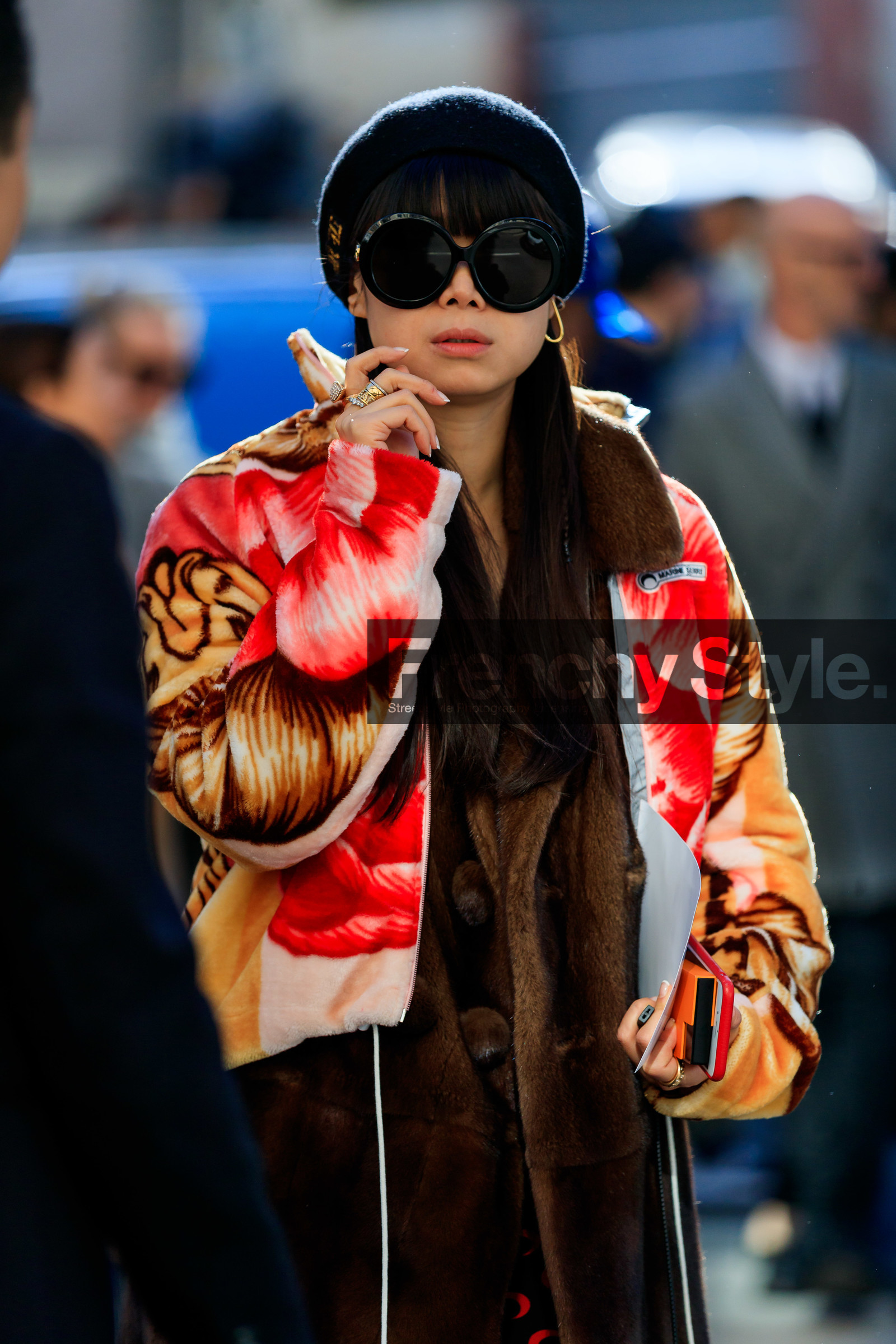 beret, black hat, brown fur, brown jacket, fur jacket, graphic jacket, leaf greener, multicolor jacket, printed jacket, sunglasses, fashion week, frenchystyle, FW, jonathan paciullo, street style, PFW, PARIS, AUTUMN WINTER 2019-2020, AW 19-20, FALL WINTER 2019-2020, FW 19-20, vertical, atmosphere details, detail