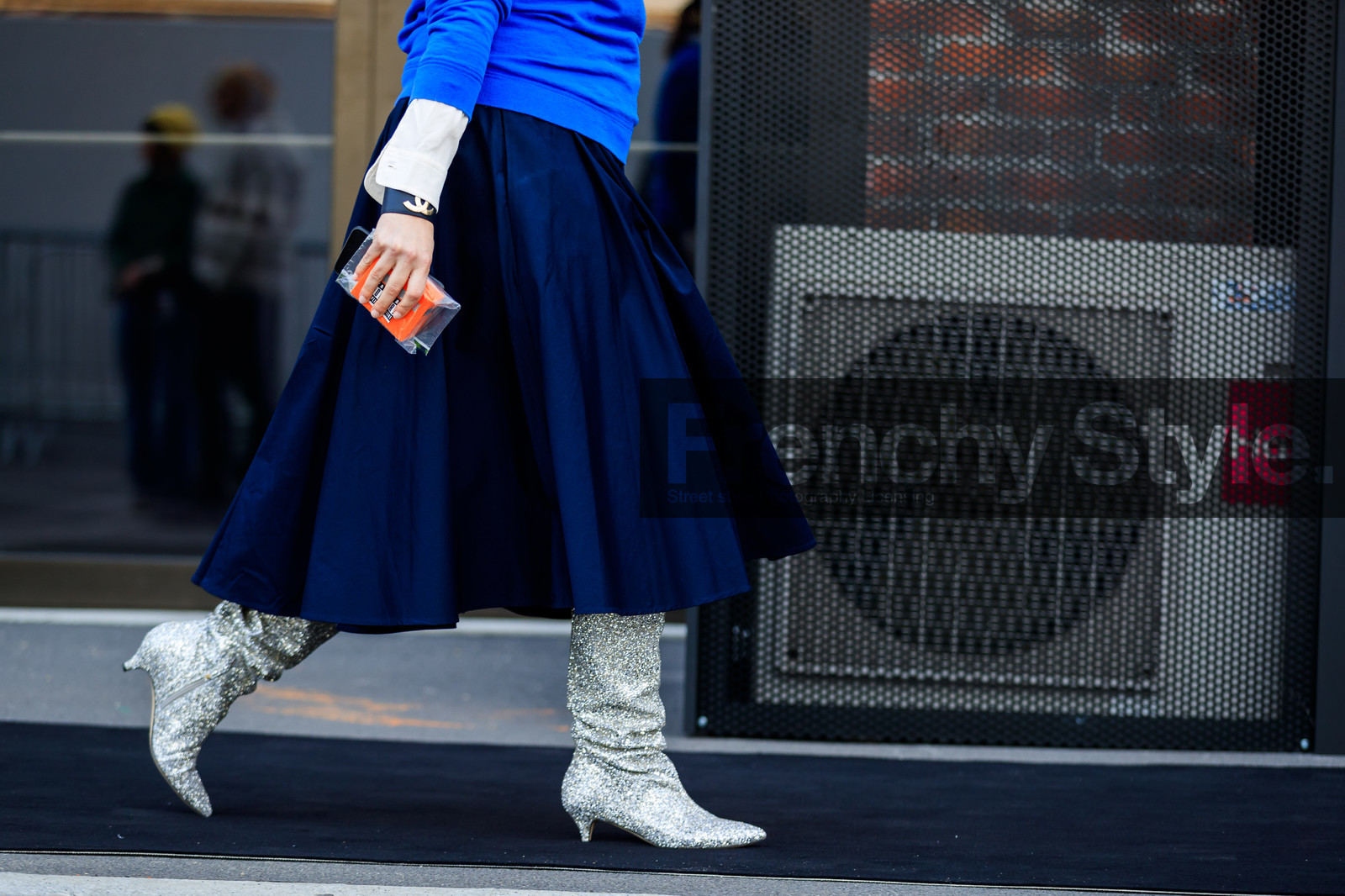 blue skirt, blue sweater, chanel, glitter, high boots, high heels, leather shoes, pleated skirt, shiny boots, silver shoes, fashion week, frenchystyle, FW, jonathan paciullo, street style, MFW, MILAN, AUTUMN WINTER 2018-2019, FALL WINTER 2018-2019, FW 18-19, horizontal, atmosphere details