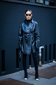 black total looks, leather jacket, black jacket, dior sunglasses, prada earrigs, alexandra guerain, fashion week, frenchystyle, FW, jonathan paciullo, street style, vertical, full length