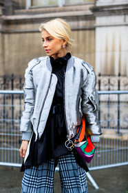 atmosphere details, AUTUMN WINTER 2017-2018, AW 17-18, black shirt, bomber jacket, caro daur, checked pants, detail, FALL WINTER 2017-2018, fashion week, frenchystyle, FW, FW 17-18, graphic pants, jonathan paciullo, leather bag, loewe, multicolor bag, PARIS, patchwork, PFW, plaid, pleats, printed bag, printed pants, red bag, silver jacket, street style, tartan, trousers, vertical