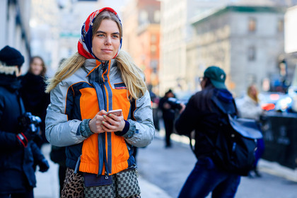 beige bag, graphic jacket, graphic skirt, gucci, leopard, leopard print, monogram, orange jacket, prada, printed bag, printed jacket, printed skirt, red scarf, street style, jonathan paciullo, FW, frenchystyle, fashion week, NYFW, NEW YORK, AUTUMN WINTER 2018-2019, AW 18-19, FALL WINTER 2018-2019, FW 18-19, atmosphere details, horizontal, detail, laura maria wulff
