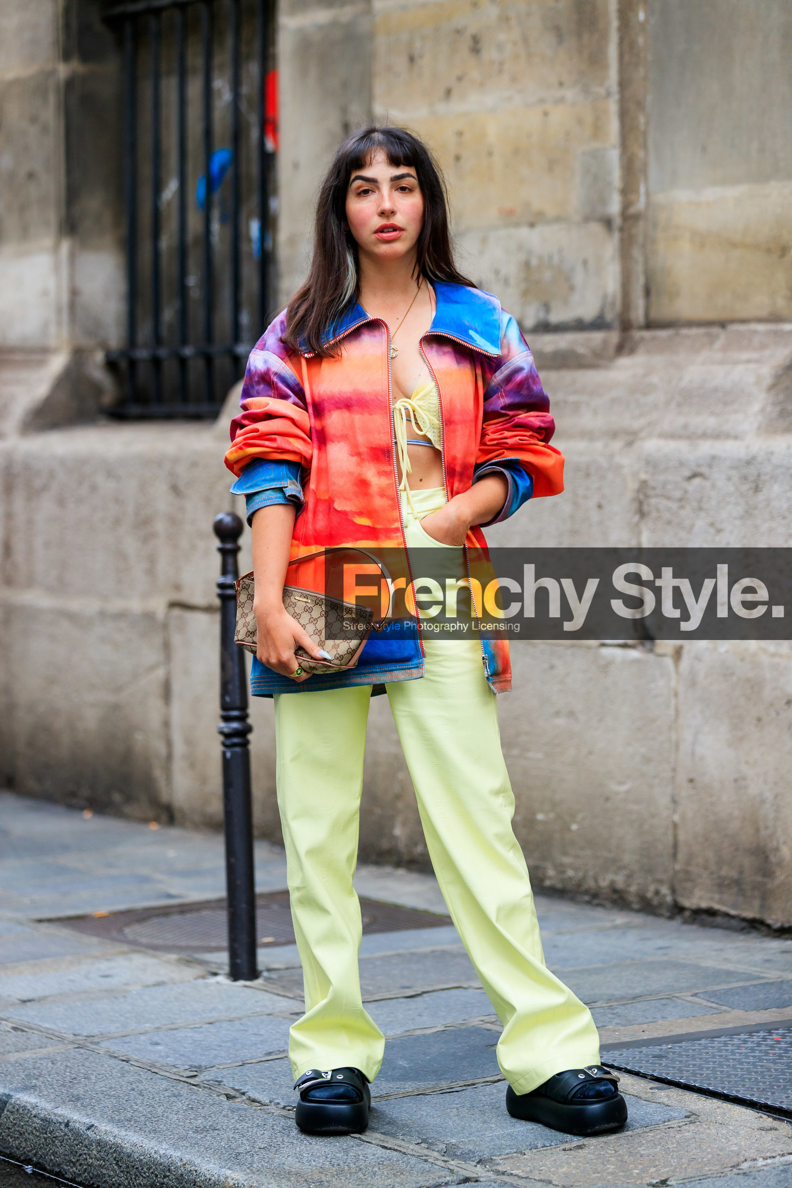 monogrammed bag, vintage bag, beige bag, logo printed bag, gucci bag, zipped jacket, rainbow jacket, multicolor jacket, denim, denim jacket, red jacket, orange jacket, purple jacket, yellow pants, light yellow pants, flare pants, high waist pants, black leather boots, big buckle shoes, big buckle boots, platform boots, big sole boots, barbara malewicz, fashion week, frenchystyle, FW, jonathan paciullo, street style, PFW, PARIS, SPRING SUMMER 2022, SS 22, vertical, full length
