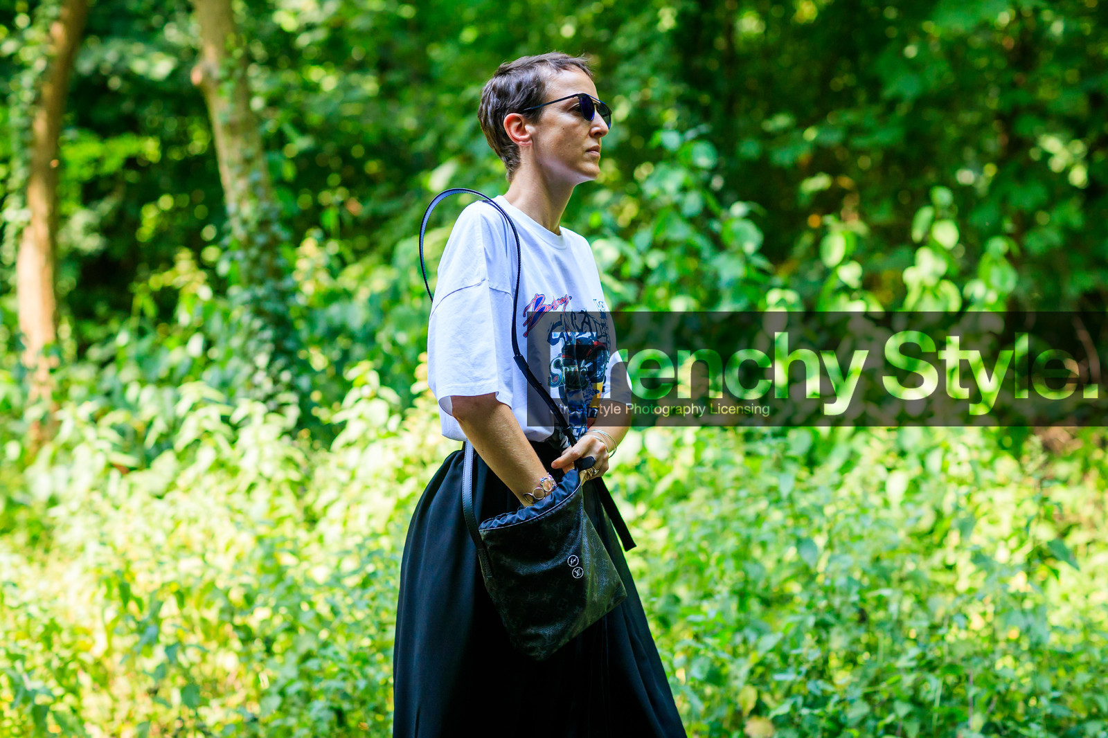 atmosphere details, black bag, black skirt, detail, fashion week, frenchystyle, FW, horizontal, jonathan paciullo, leather bag, louis vuitton, MENSWEAR, PARIS, PFW, printed bag, printed t shirt, SPRING SUMMER 2018, SS 18, street style, sunglasses, white t shirt