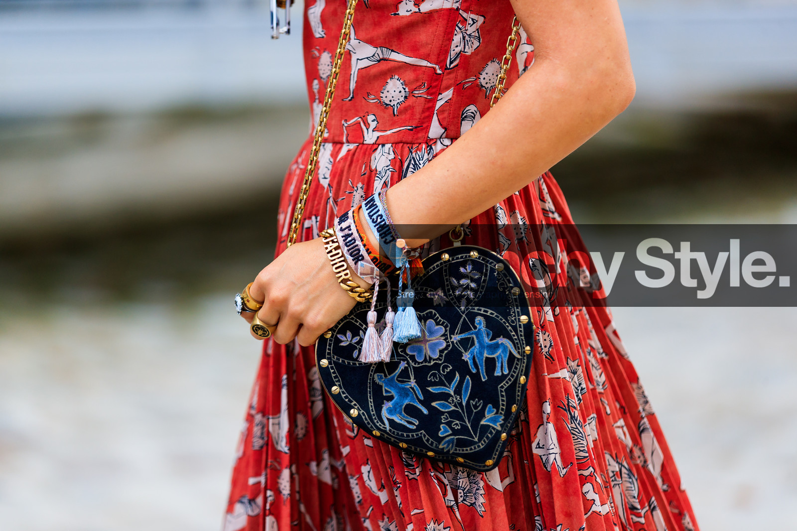aimee song, atmosphere details, black bag, bracelet, christian dior, detail, embroidered bag, fashion week, floral, flowers, frenchystyle, FW, graphic bag, graphic dress, horizontal, jonathan paciullo, leather bag, PARIS, PFW, pleated dress, printed bag, printed dress, red dress, SPRING SUMMER 2018, SS 18, street style