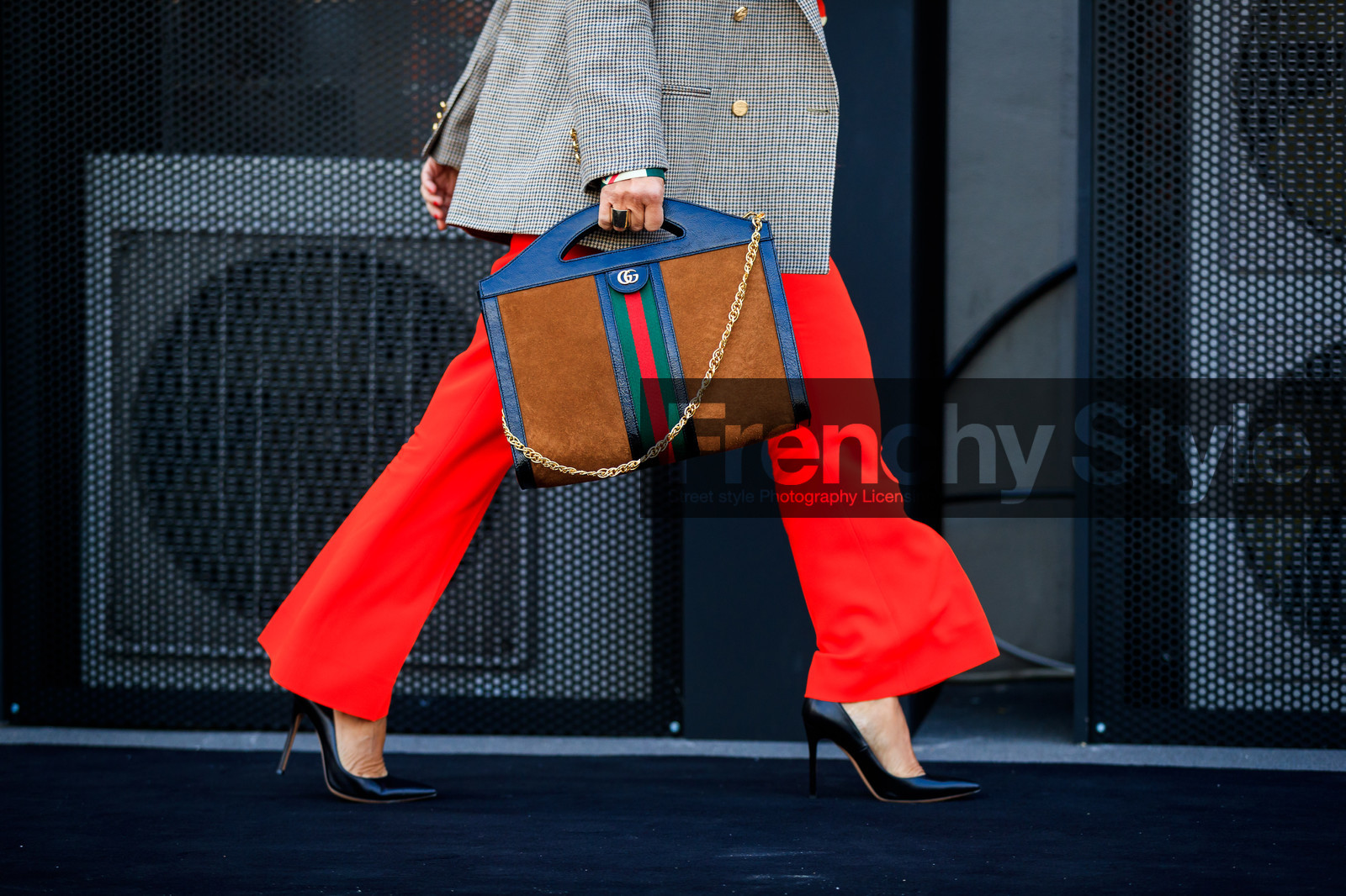 black shoes, blazer, brown bag, graphic bag, grey jacket, gucci, high heels, houndstooth pattern, leather bag, leather shoes, printed bag, printed jacket, red pants, suede bag, trousers, fashion week, frenchystyle, FW, jonathan paciullo, street style, MFW, MILAN, AUTUMN WINTER 2018-2019, FALL WINTER 2018-2019, FW 18-19, horizontal, atmosphere details