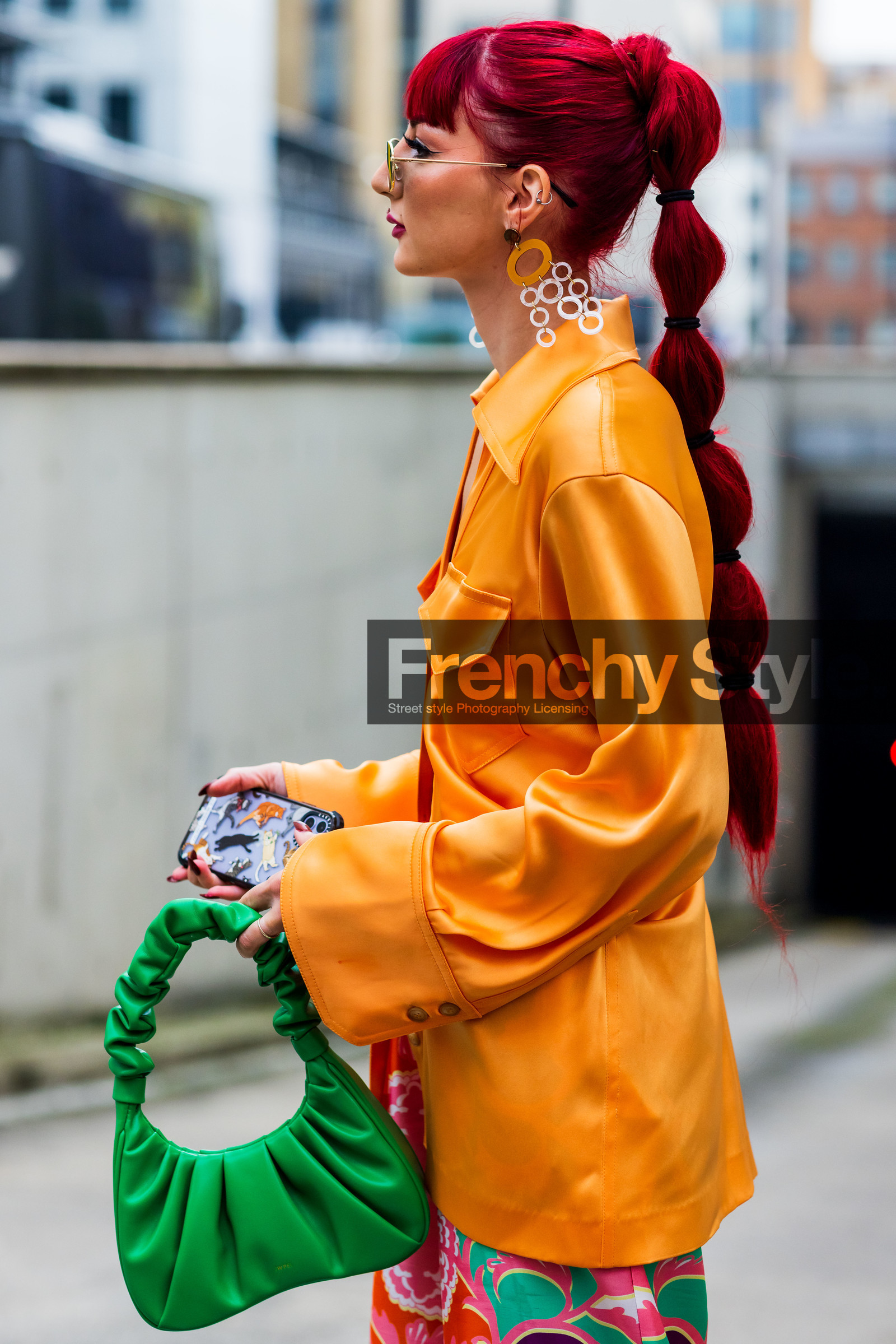 Eve-Lily, orange, colorful, blouse, silk, print, trousers, green, handbag, FLOWERED, PRINTED FLOWER, SATIN, sunglasses, fashion week, frenchystyle, FW, jonathan paciullo, street style, SS 22, SPRING SUMMER 2022, LFW, LONDON, vertical, atmosphere details, detail