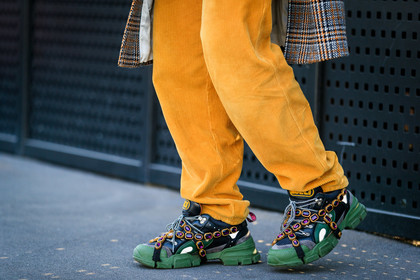 corduroy, glitter, green sneakers, gucci, leather shoes, trousers, yellow pants, fashion week, frenchystyle, FW, jonathan paciullo, street style, MFW, MILAN, AUTUMN WINTER 2019-2020, AW 19-20, FALL WINTER 2019-2020, FW 19-20, atmosphere details, detail, horizontal