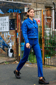 victoria sekrier, denim total look, denim jacket, blue jacket, blue jeans, flare jeans, louis vuitton shoes, paraboot shoes, fashion week, frenchystyle, FW, jonathan paciullo, street style, vertical, full length