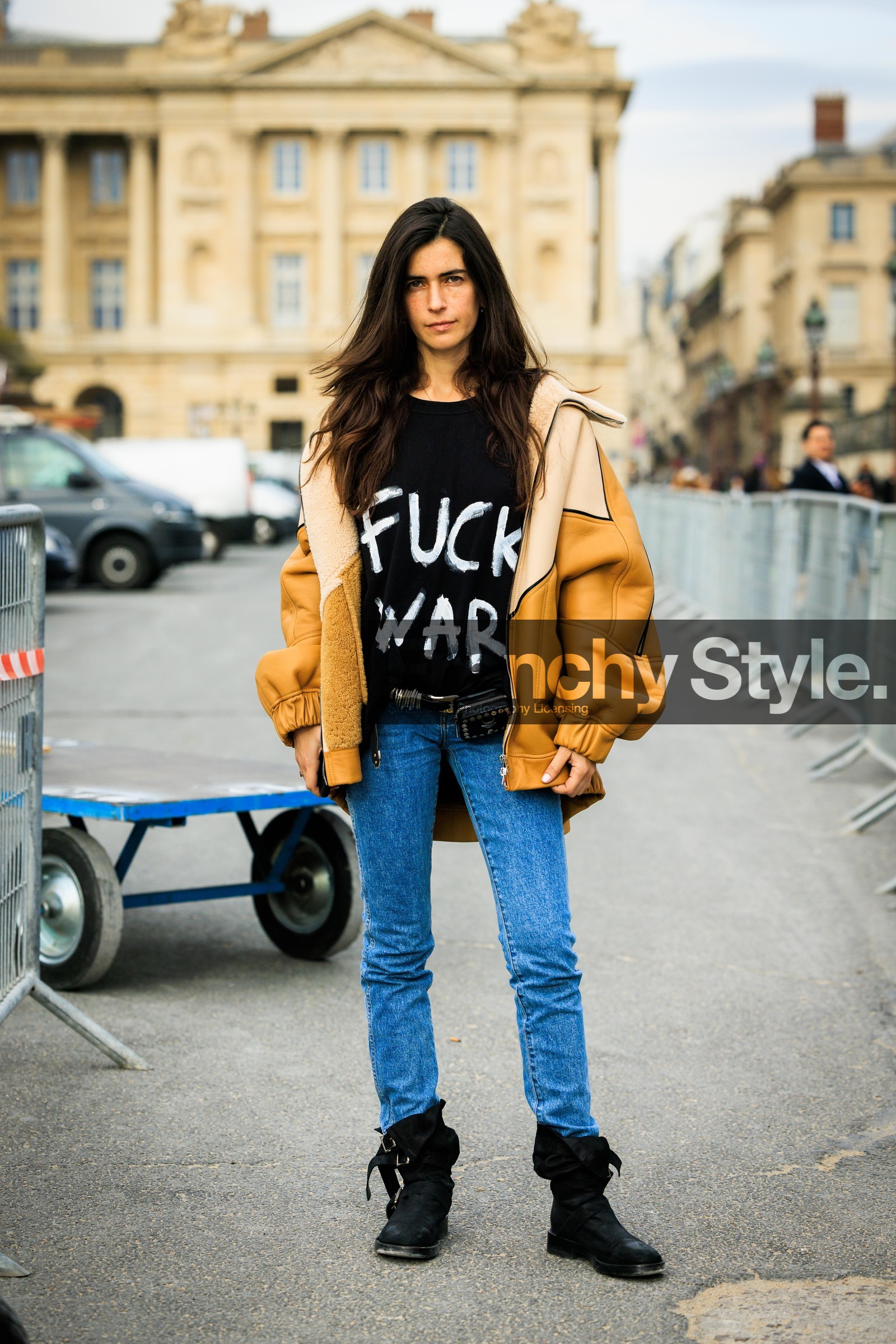 printe tshirt, fuck war, bomber jacket, leather jacket, mustard jacket, dual toned jacket, black boots, denim, skinny jeans, chiara totire, fashion week, frenchystyle, FW, jonathan paciullo, street style, AUTUMN WINTER 2022-2023, FALL WINTER 2022_2023, FW 22-23, PFW, PARIS, vertical, full length