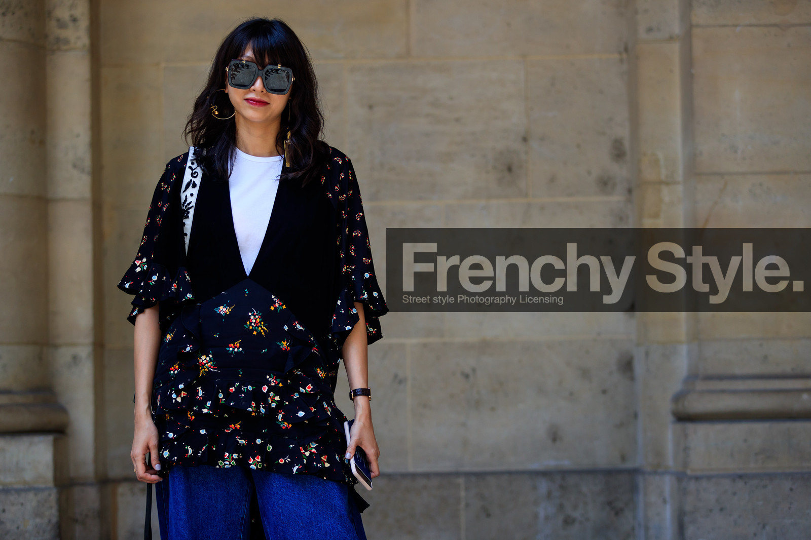 atmosphere details, black top, blue denim, denim pants, detail, embroidered top, fashion week, frenchystyle, FW, horizontal, jeans, jonathan paciullo, MENSWEAR, PARIS, PFW, SPRING SUMMER 2018, SS 18, street style, sunglasses, trousers, white t shirt
