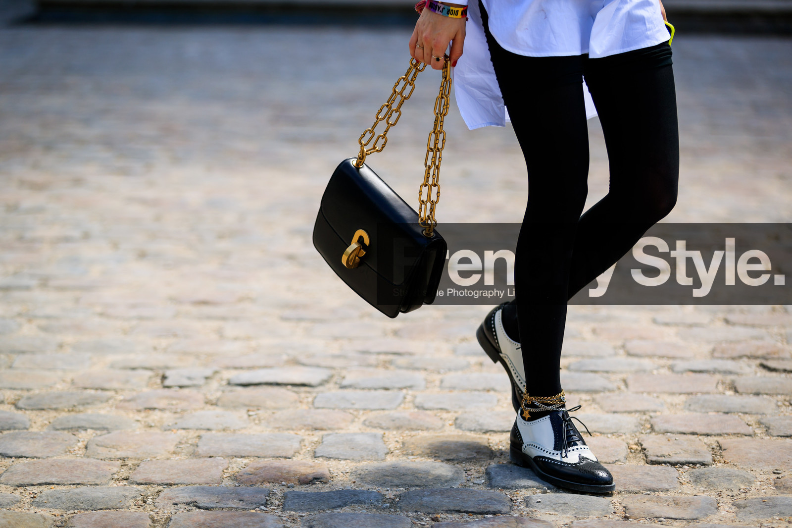 black and white shoes, black bag, bracelet, christian dior, derbies, leather bag, leather shoes, rings, tights, white shirt, fashion week, frenchystyle, FW, jonathan paciullo, street style, PFW, PARIS, horizontal, atmosphere details, detail, AUTUMN WINTER 2018-2019, FALL WINTER 2018-2019, FW 18-19, caro daur