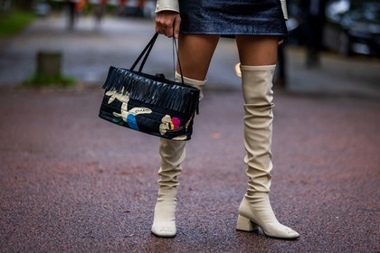 bag, black bag, boots, chanel bag, close up, courreges boots, detail, high boots, printed bag, quilted bag, street style, jonathan paciullo, FW, frenchystyle, fashion week, PFW, PARIS, SPRING SUMMER 2022, SS 22, horizontal, atmosphere details