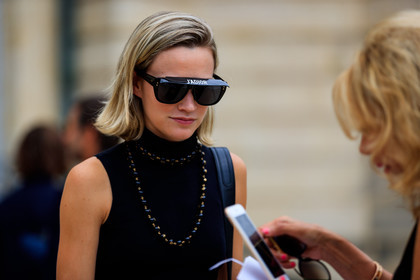 black turtleneck, christian dior, necklace, sunglasses, fashion week, frenchystyle, FW, jonathan paciullo, street style, PFW, PARIS, horizontal, atmosphere details, detail, AUTUMN WINTER 2018-2019, FALL WINTER 2018-2019, FW 18-19