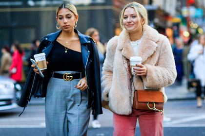 asymetric, atmosphere details, black belt, black jacket, black perfecto, black top, blazer, brown bag, chloé, detail, fashion week, frenchystyle, fur jacket, FW, grey pants, gucci, horizontal, jonathan paciullo, leather bag, leather jacket, leather perfecto, LFW, LONDON, over the shoulder, pink pants, SPRING SUMMER 2018, SS 18, street style, trousers, white fur, white jacket