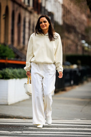 white hoodie, sporty casual look, wide leg white pants, white handbag, fashion week, frenchystyle, FW, jonathan paciullo, street style, NYFW, NEW YORK, AUTUMN WINTER 2022-2023, FALL WINTER 2022_2023, FW 22-23, vertical, full length