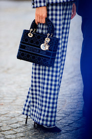 natalia vodianova, navy blue pants, navy blue suits, vichy printed pants, vichy printed suits, white jacket, white pants, white suits, checked jacket, checked pants, checked suits, flare pants, dior bag, dior jacket, dior pants, dior total look, dior shoes, dior suits, lady dior bag, hand bag, black bag, black pumps, velvet pumps, logo printed shoes, fashion week, frenchystyle, FW, jonathan paciullo, street style, PFW, PARIS, SPRING SUMMER 2021, SS 21, vertical, atmosphere details, detail