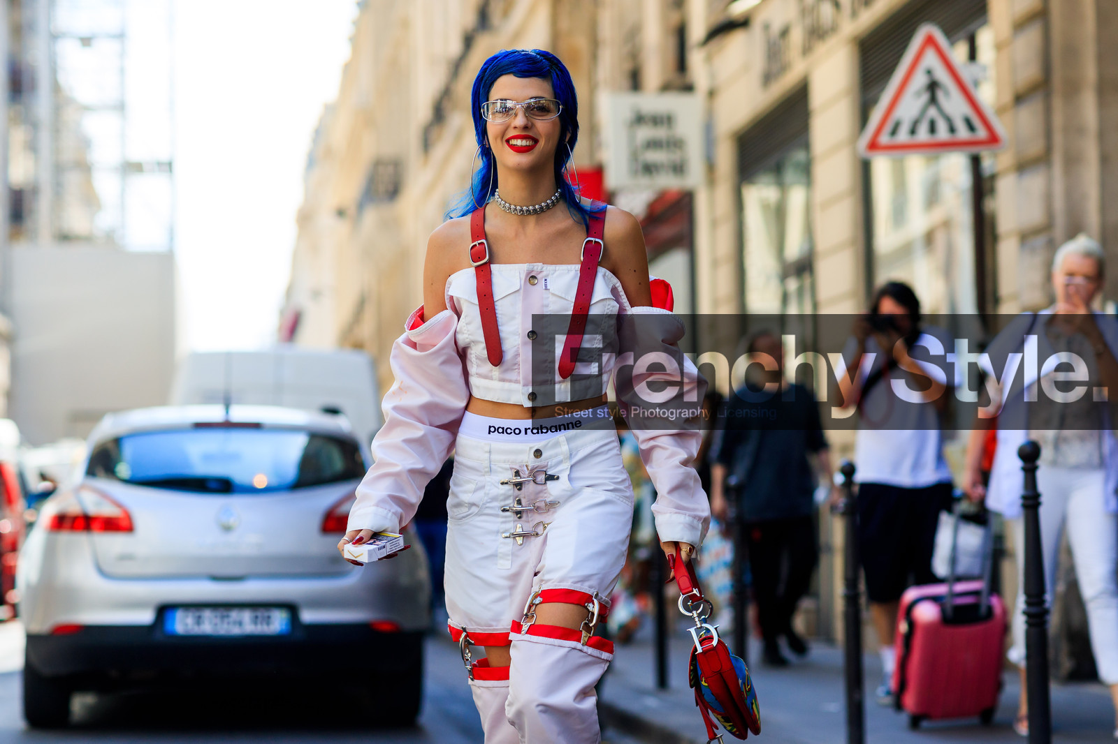 atmosphere details, blue hair, choker, detail, dyed hair, fashion week, frenchystyle, FW, horizontal, jonathan paciullo, leather bag, MENSWEAR, multicolor bag, necklace, open work, paco rabanne, PARIS, PFW, pink pants, pink top, printed bag, red bag, sita abellan, SPRING SUMMER 2018, SS 18, street style, suspenders, trousers