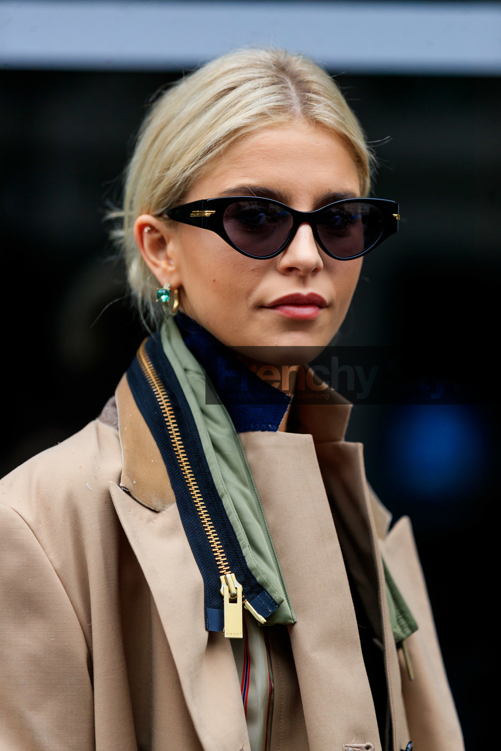 caro daur, beige trench coat, beige jacket, layered jacket, black sunglasses, butterfly sunglasses, bottega veneta sunglasses, green earrings, stone earrings, strassed earrings, close up detail, fashion week, frenchystyle, FW, jonathan paciullo, street style, PFW, PARIS, vertical, atmosphere details, detail