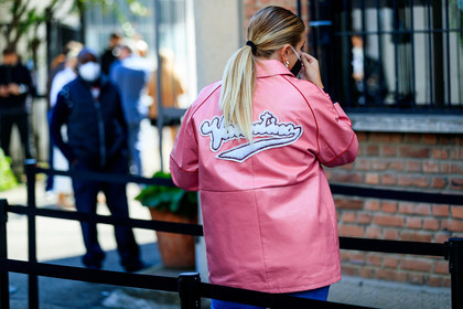pink leather jacket, embroidered jacket, letter embroidered jacket, sportswear jacket, back details, close up detail, valentino jacket, bombers jacket, covid face mask, street style, jonathan paciullo, FW, frenchystyle, fashion week, MFW, MILAN, SPRING SUMMER 2021, SS 21, horizontal, atmosphere details, detail