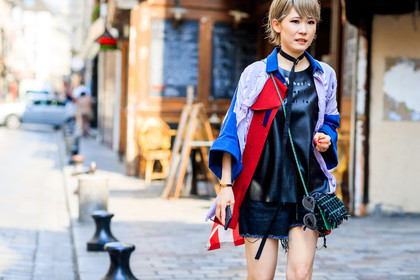 atmosphere details, black bag, black denim, black scarf, black top, choker, denim short, detail, fashion week, frenchystyle, FW, horizontal, jonathan paciullo, leather bag, leather top, MENSWEAR, necklace, PARIS, PFW, SPRING SUMMER 2018, SS 18, street style, tweed bag