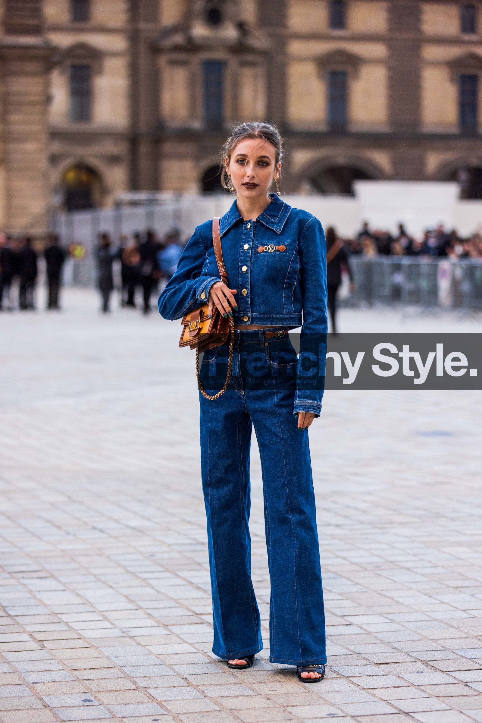 bag, black lips, blue denim, blue jean, brown bag, camel bag, denim, denim jacket, denim look, denim pants, denim vest, Emma Chamberlain, flare pants, high waist pants, jacket, jean, louis vuitton bag, louis vuitton look, fashion week, frenchystyle, FW, jonathan paciullo, street style, PFW, PARIS, SPRING SUMMER 2022, SS 22, vertical, full length