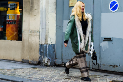atmosphere details, AUTUMN WINTER 2016-2017, AW 16-17, black boots, black sweater, brown pants, checked pants, FALL WINTER 2016-2017, fashion week, frenchystyle, full length, FW, FW 16-17, green coat, green jacket, horizontal, jonathan paciullo, kaki coat, kaki jacket, leather boots, PARIS, PFW, plaid, printed pants, shearling, street style, striped pants, tartan, trousers, white fur
