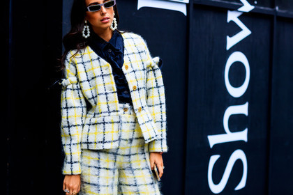 black shirt, checked, checked suit, earrings, graphic suit, plaid, printed suit, sunglasses, trousers, white jacket, white pants, white suit, yellow, fashion week, frenchystyle, FW, jonathan paciullo, street style, LFW, LONDON, SPRING SUMMER 2019, SS 19, atmosphere details, horizontal, detail
