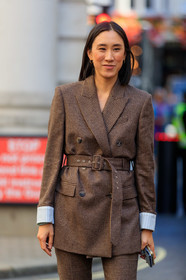 eva chen, brown checked jacket, checked jacket, checked pants, brown checked pants, belted jacket, tailored pants, brown leather loafers, fashion week, frenchystyle, FW, jonathan paciullo, street style, vertical, detail, atmosphere details
