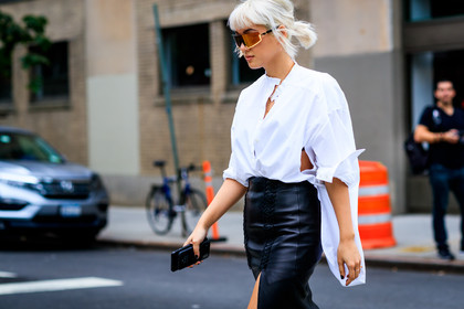 black skirt, kim jones, leather skirt, sunglasses, white shirt, street style, jonathan paciullo, FW, frenchystyle, fashion week, NYFW, NEW YORK, SPRING SUMMER 2019, SS 19, atmosphere details, horizontal, detail
