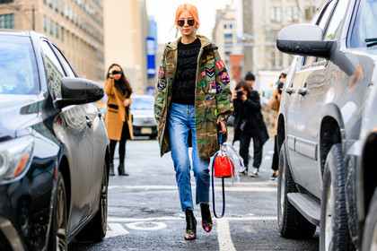 atmosphere details, AUTUMN WINTER 2017-2018, AW 17-18, bandana, black boots, black sweater, blue denim, camo jacket, camouflage, chanel handbag, denim pants, dyed hair, embroidered jacket, embroidered shoes, FALL WINTER 2017-2018, fashion week, frenchystyle, full length, FW, FW 17-18, green jacket, high heels, horizontal, irene kim, jeans, jonathan paciullo, leather bag, leather boots, NEW YORK, NYFW, parka, printed jacket, red bag, street style, sunglasses, trousers