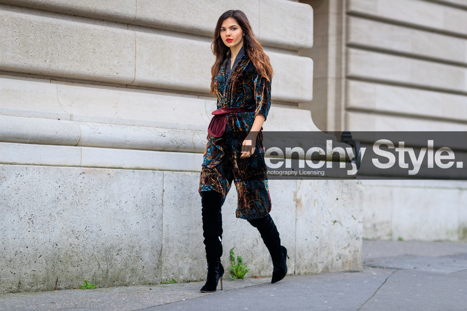 atmosphere details, AUTUMN WINTER 2017-2018, AW 17-18, black shoes, doina ciobanu, FALL WINTER 2017-2018, fanny pack, fashion week, frenchystyle, full length, FW, FW 17-18, high boots, high heels, horizontal, jonathan paciullo, leather bag, leather shoes, PARIS, PFW, printed jumpsuit, red bag, street style, trousers, velvet