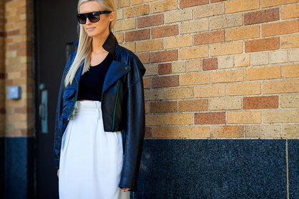 atmosphere details, black jacket, black perfecto, black sweater, detail, fashion week, frenchystyle, FW, horizontal, jonathan paciullo, kate davidson hudson, leather jacket, leather perfecto, NEW YORK, NYFW, SPRING SUMMER 2018, SS 18, street style, sunglasses, white skirt