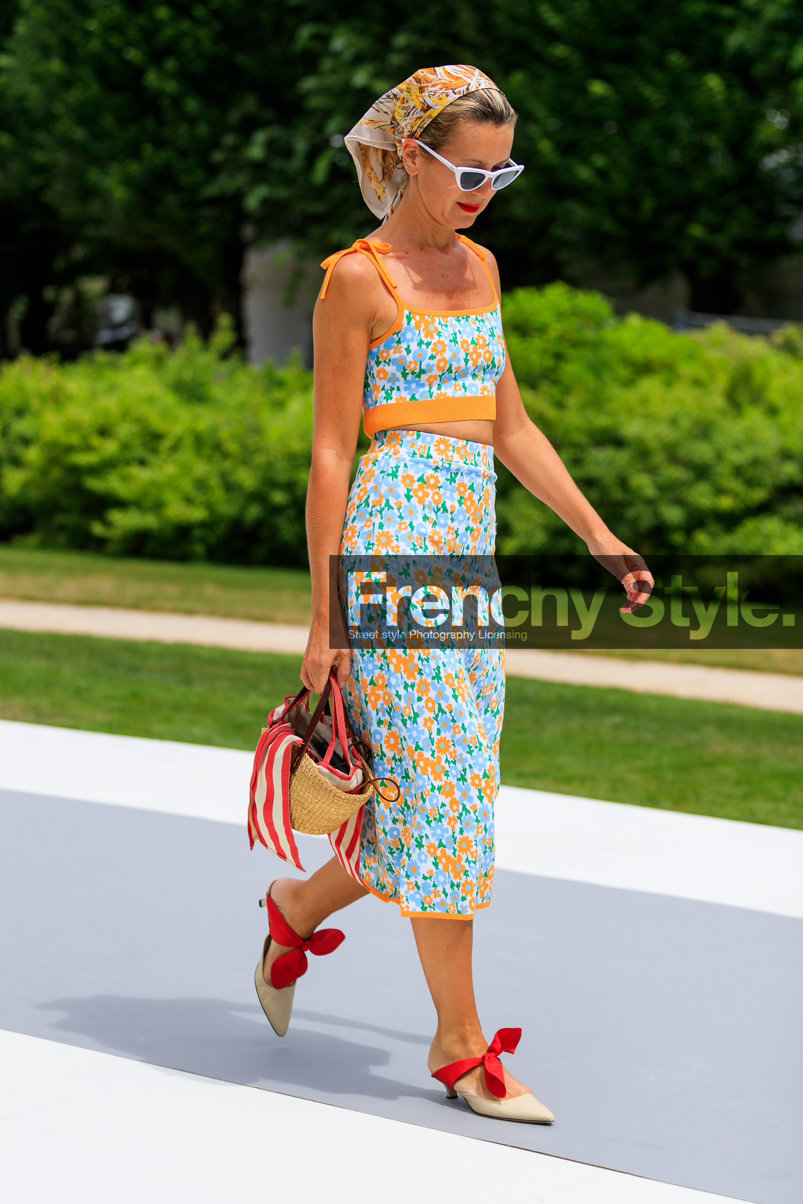 basket, beige shoes, blue skirt, blue top, floral, flowers, graphic bag, graphic dress, graphic skirt, graphic top, headscarf, high heels, leather bag, leather shoes, printed bag, printed dress, printed skirt, printed top, red lips, stripes, sunglasses, turquoise, fashion week, frenchystyle, FW, jonathan paciullo, street style, PFW, PARIS, vertical, full length, AUTUMN WINTER 2018-2019, FALL WINTER 2018-2019, FW 18-19, natalie joos