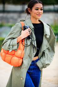 kaki trench coat, blue jeans, flare jeans, denim, orange bag, shoulder bag, quilted bag, cropped pullover, fashion week, frenchystyle, FW, jonathan paciullo, street style, PFW, PARIS, SPRING SUMMER 2021, SS 21, vertical, atmosphere details, detail, model
