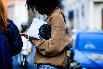 beige sweater, black and white bag, blue denim, denim pants, graphic bag, hoodie, jeans, julia sarr jamois, julia sarr-jamois, leather bag, printed bag, sunglasses, trousers, fashion week, frenchystyle, FW, jonathan paciullo, street style, LFW, LONDON, SPRING SUMMER 2019, SS 19, atmosphere details, horizontal, detail