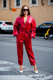 square shape glasses, red jumpsuit, polish jumpsuit, low necked jumpsuit, belted jumpsuit, philosophy jumpsuit, tol sunglasses, white leather pumps, long sleeves jumpsuit, evangelie smyrniotaki, street style, jonathan paciullo, FW, frenchystyle, fashion week, MFW, MILAN, SPRING SUMMER 2021, SS 21, vertical, full length