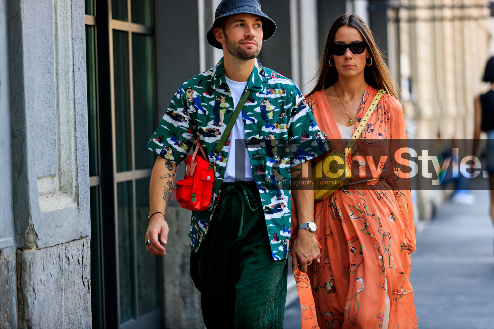 alice & j.s, black hat, floral, flowers, graphic dress, green pants, green shirt, leather bag, orange dress, printed dress, printed shirt, red bag, sunglasses, trousers, yellow bag, street style, jonathan paciullo, FW, frenchystyle, fashion week, MFW, MILAN, SPRING SUMMER 2019, SS 19, atmosphere details, horizontal, detail